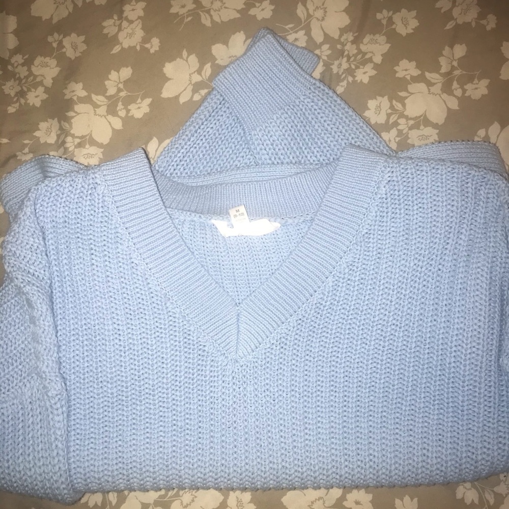 V-NECK SWEATER NWT